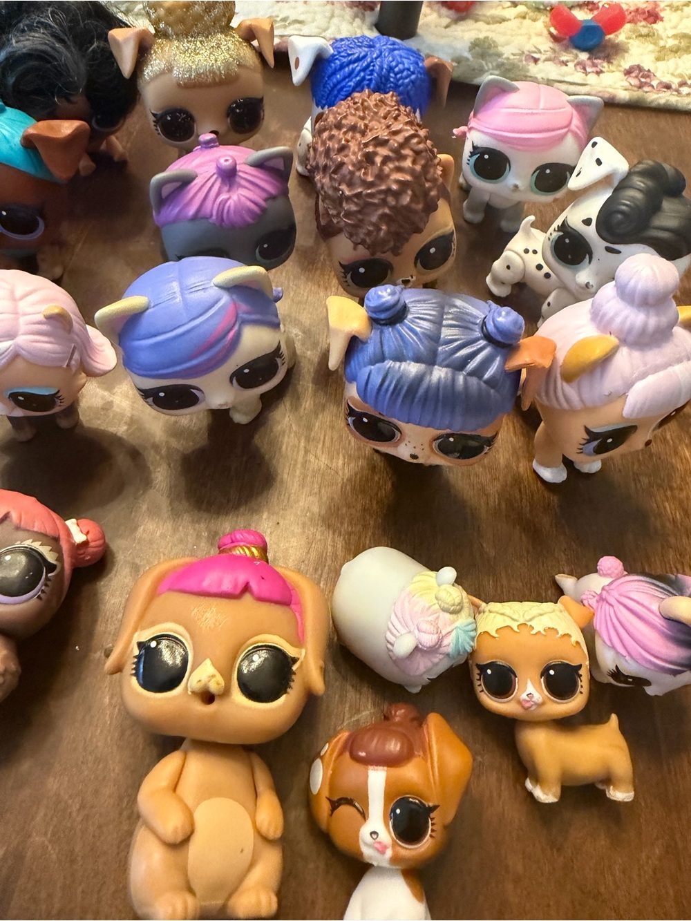 L.O.L. Surprise! Pets Assorted Collectible Figures - Multicolor Lot of 24 - Picture 3 of 6